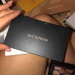 Crown Pro Palette